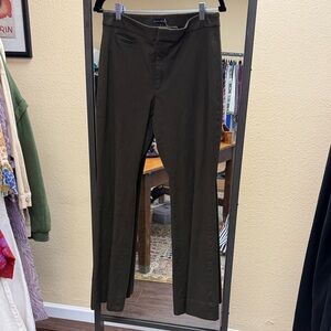 Banana Republic Stretch women’s pants in Dark Olive - Comfortable Everyday Wear